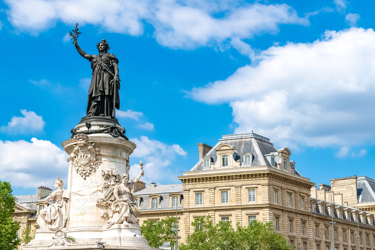 Statue de place de la République à Paris dans le 10e arrondissement