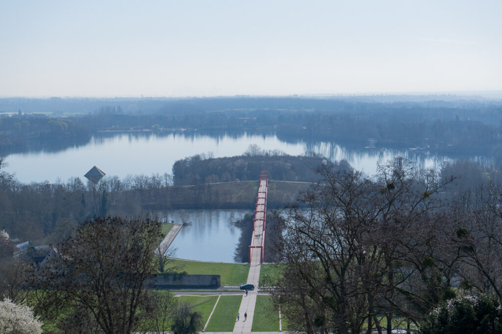 Parc paysager de Cergy appelé l'Axe Majeur