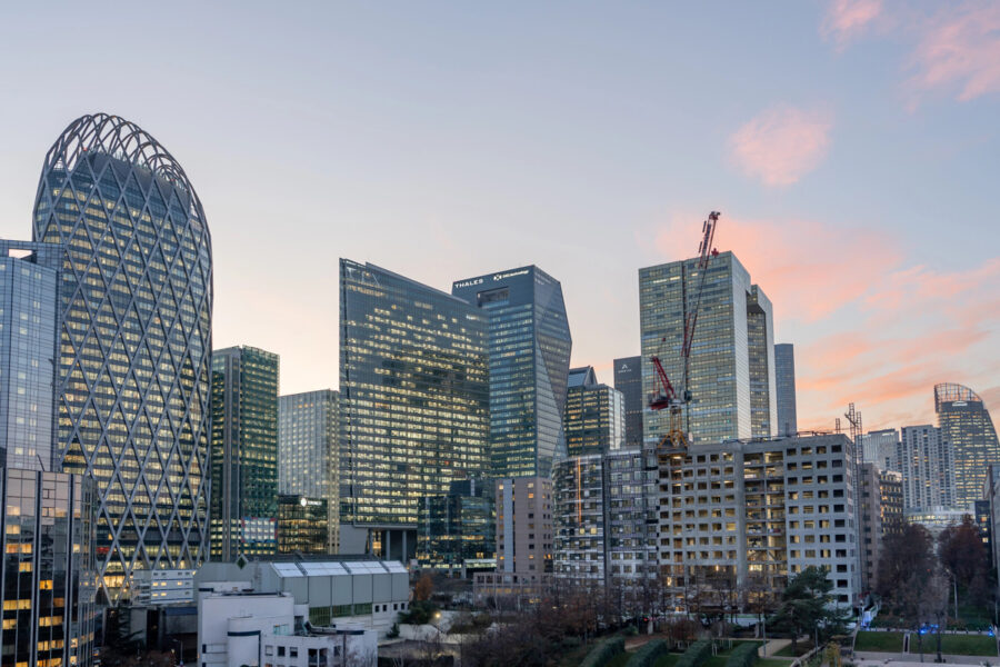 Skyline de La Défense depuis le centre-ville de Courbevoie