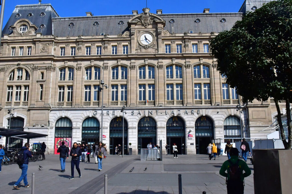Gare Saint-Lazare à Paris