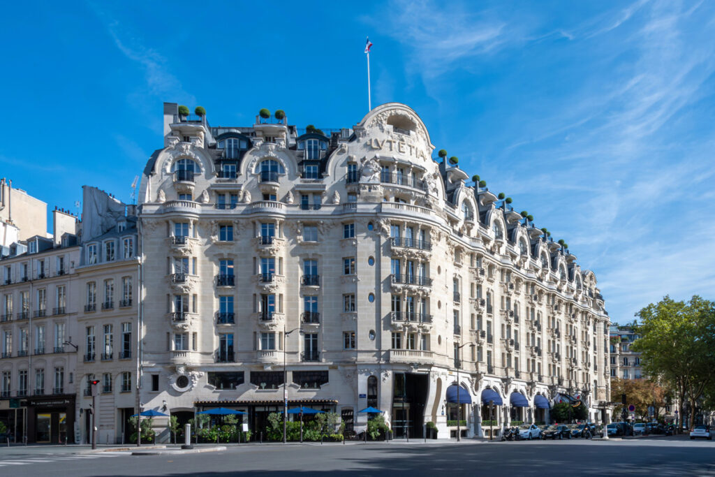 Hôtel Lutécia sur le boulevard Raspail dans le 6 arrondissement de Paris