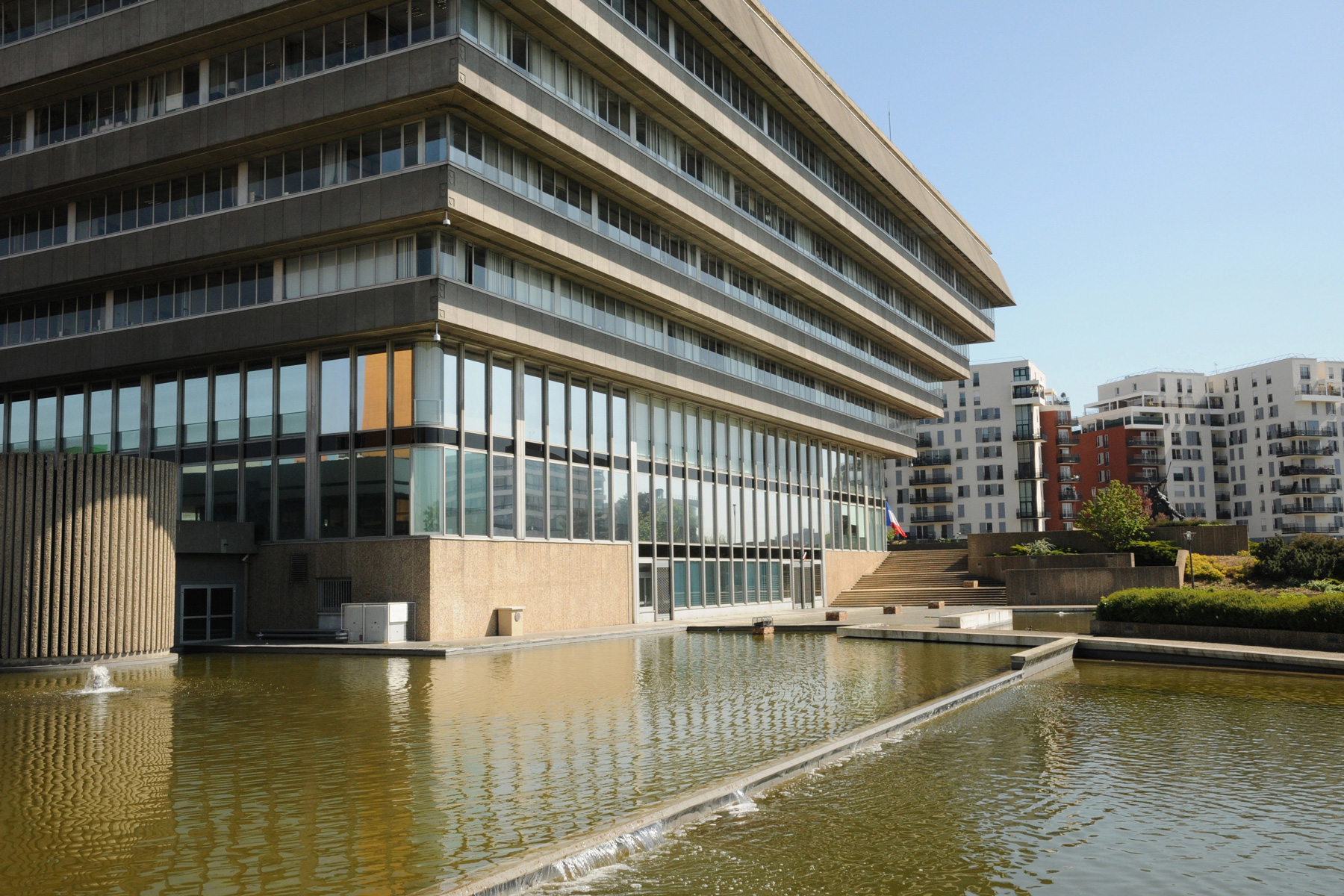 Bâtiment de la préfecture du Val d'Oise à Cergy-Pontoise