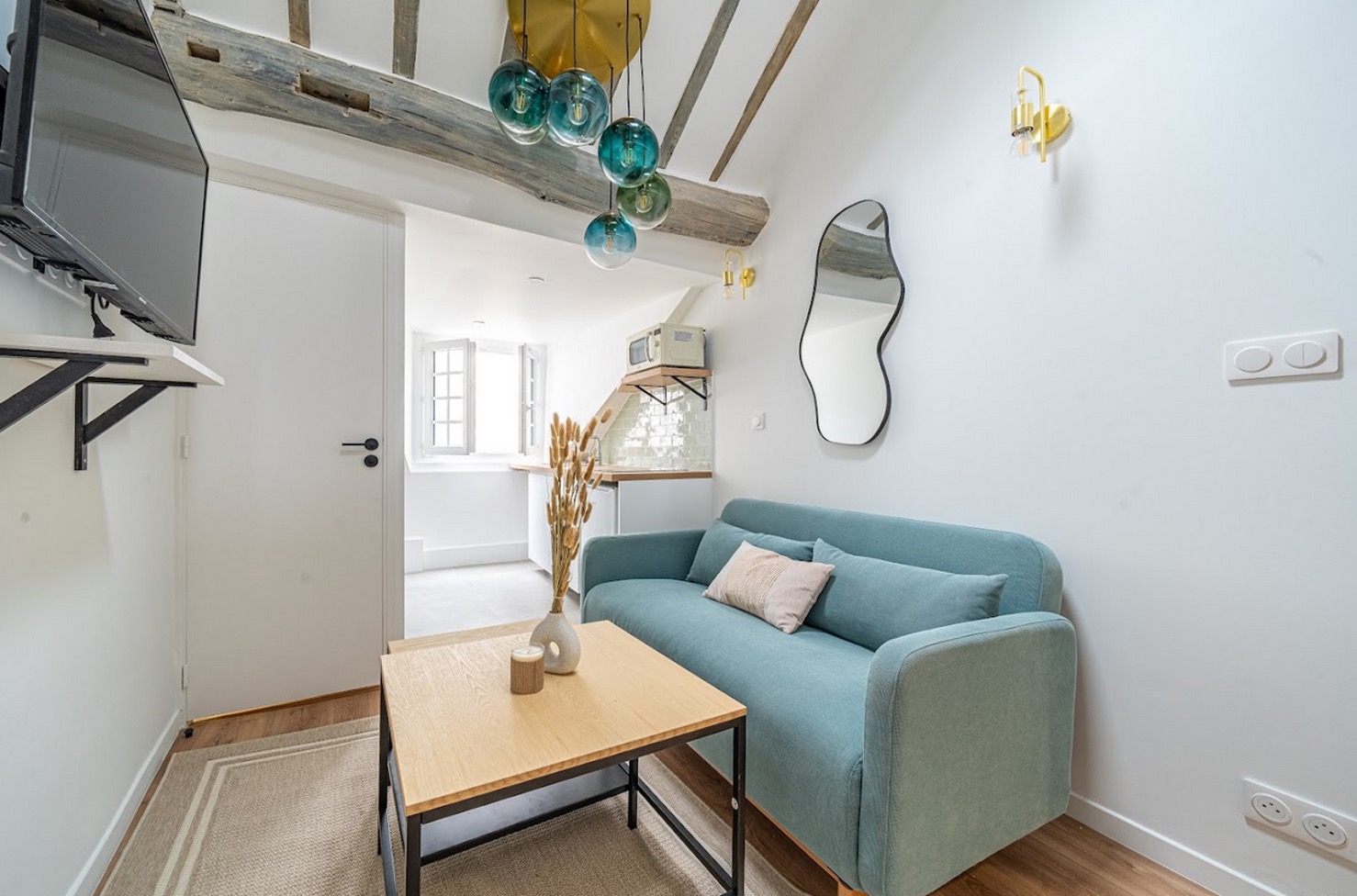 Intérieur d'un appartement meublé par ImAvenir dans le 5e arrondissement de Paris